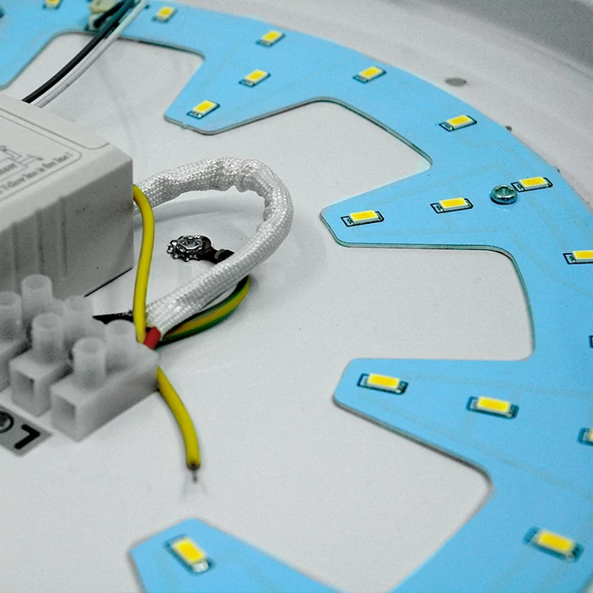 IRIS SENSE F300 12W 4500K lámpatest