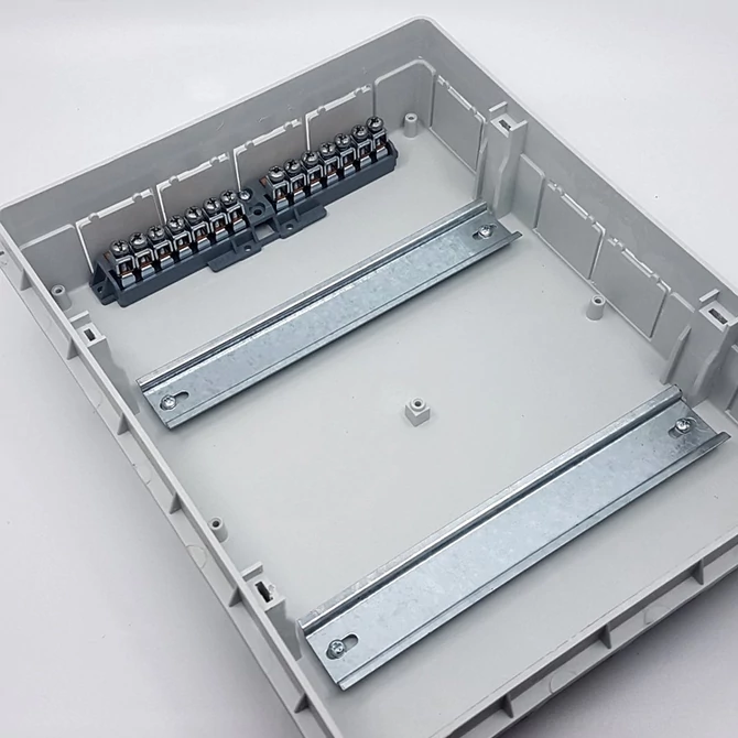 PRO BOX DELUX 24 modulos süllyesztett elosztó doboz Tölgy