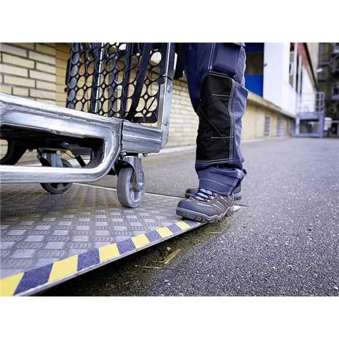 Csúszásgátló szalag, 50 mm x 15 m, TESA 