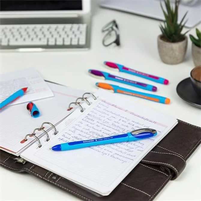 Golyóstoll 0,7mm, kupakos Schneider Slider Memo, írásszín zöld